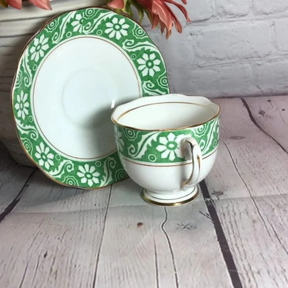 Vintage Roslyn fine bone china england footed cup and saucer - Picture 5 of 10